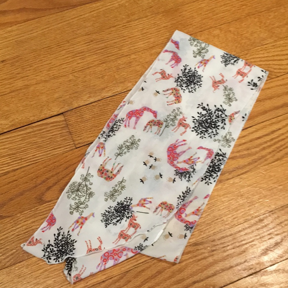 ModCloth giraffe motif silk scarf